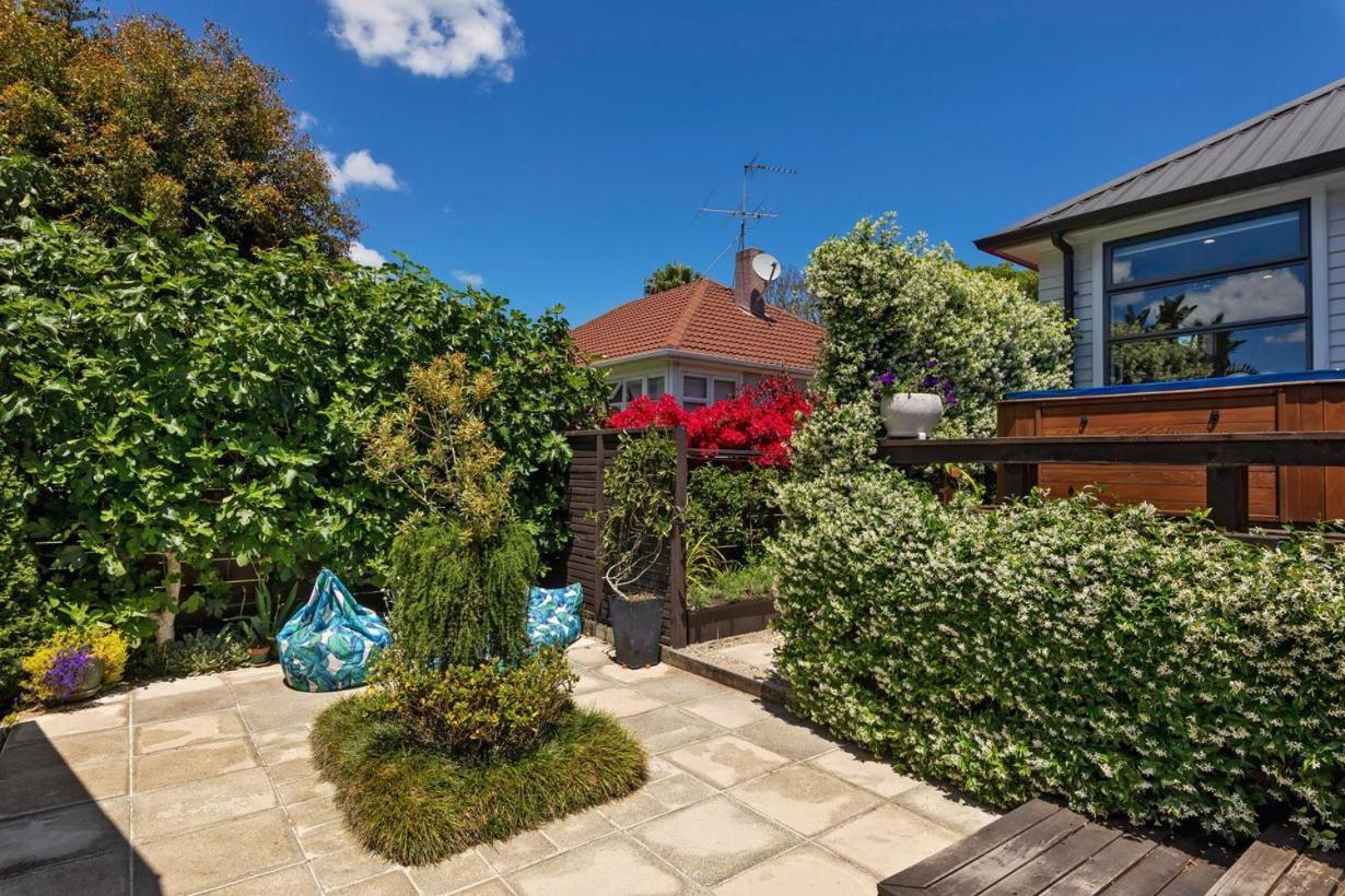 Hot Deal! Sky Stars Garden View Waking To The Beach Close To City Centre Оукланд Екстериор снимка